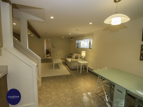 Cape Cod Home 994825