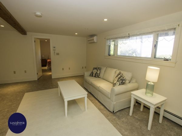 Cape Cod Home 994825
