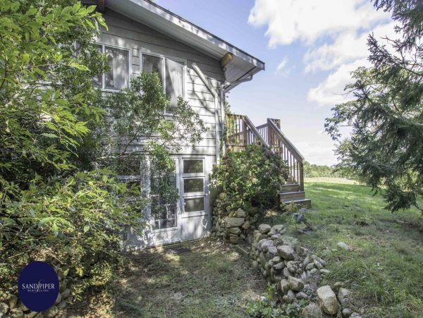 Cape Cod Home 994825