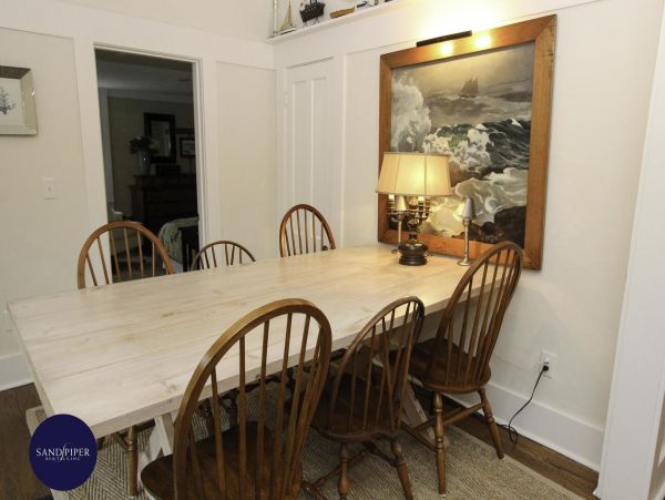 Cape Cod Home 994826