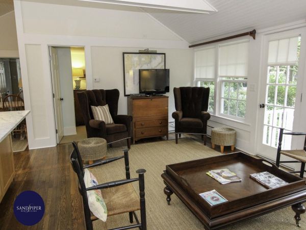 Cape Cod Home 994826