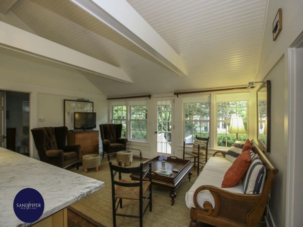 Cape Cod Home 994826