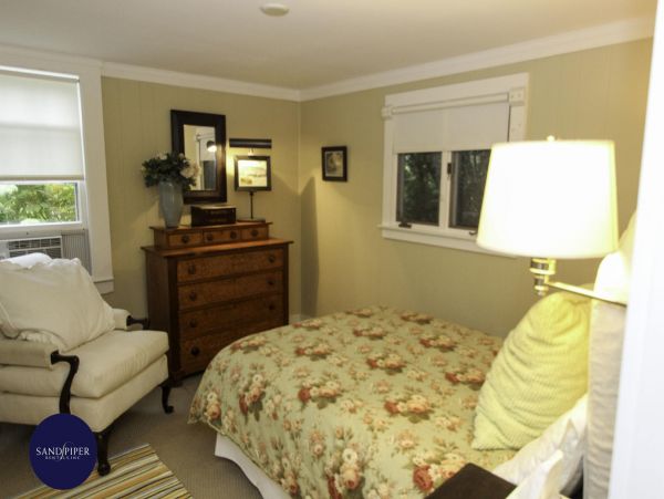 Cape Cod Home 994826