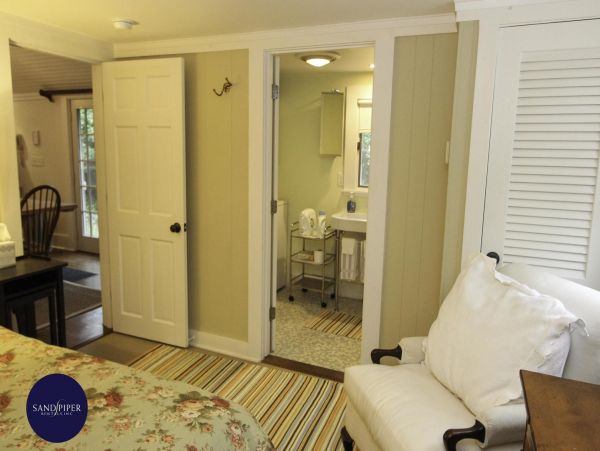 Cape Cod Home 994826