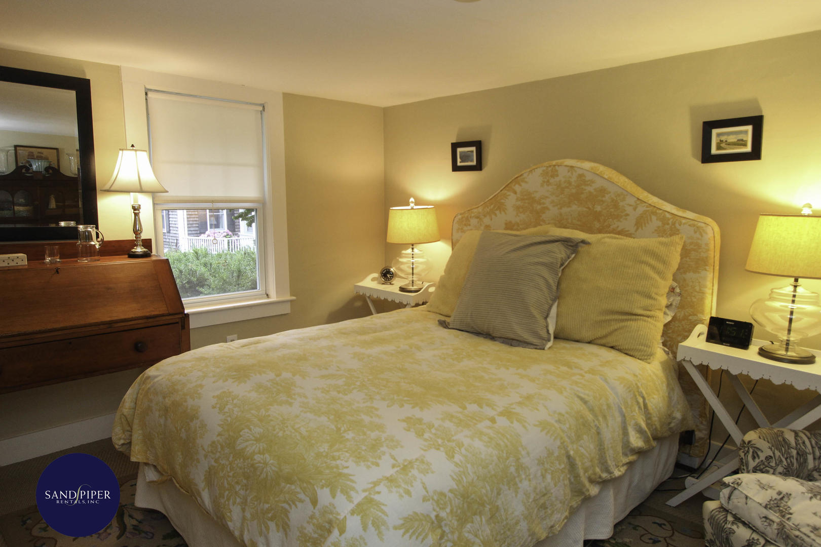Cape Cod Home 994826