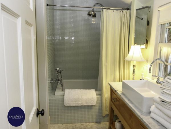 Cape Cod Home 994826