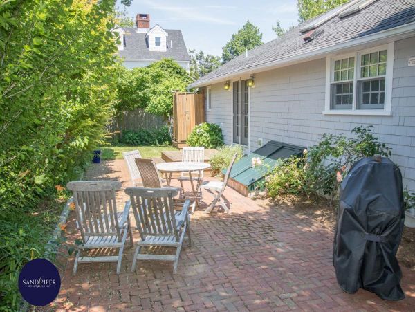Cape Cod Home 994826