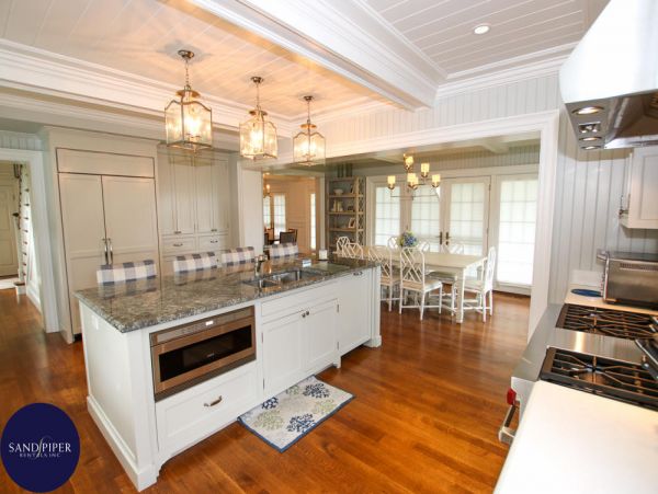 Cape Cod Home 994828