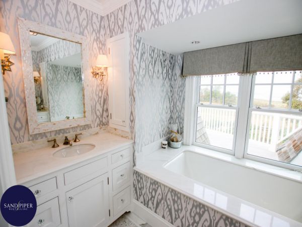 Cape Cod Home 994828