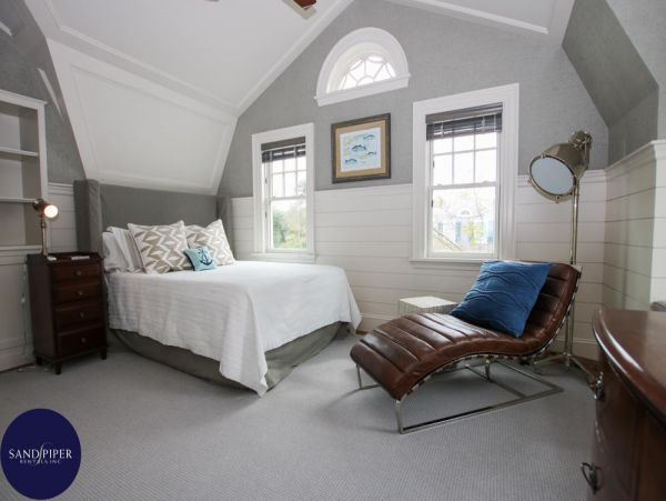 Cape Cod Home 994828