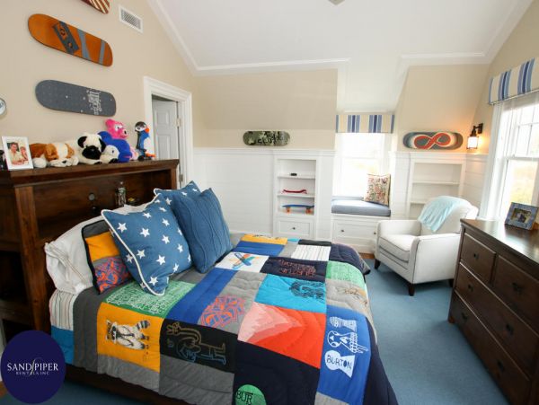 Cape Cod Home 994828