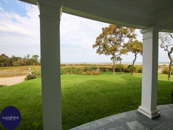 Cape Cod Home 994828
