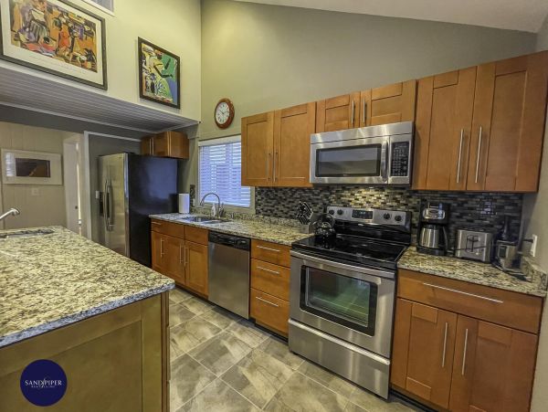 Cape Cod Home 994829