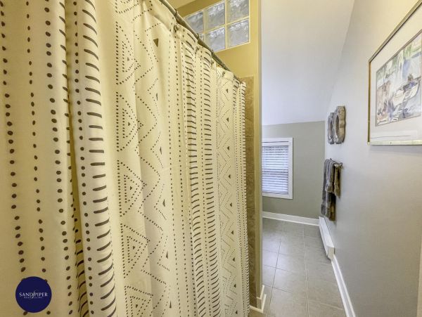 Cape Cod Home 994829