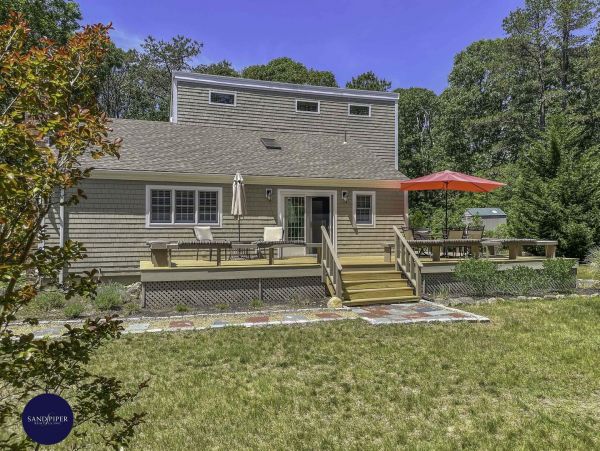 Cape Cod Home 994829