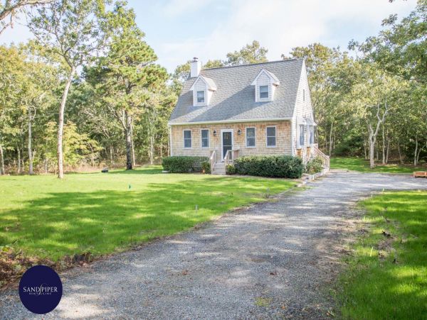Cape Cod Home 994830