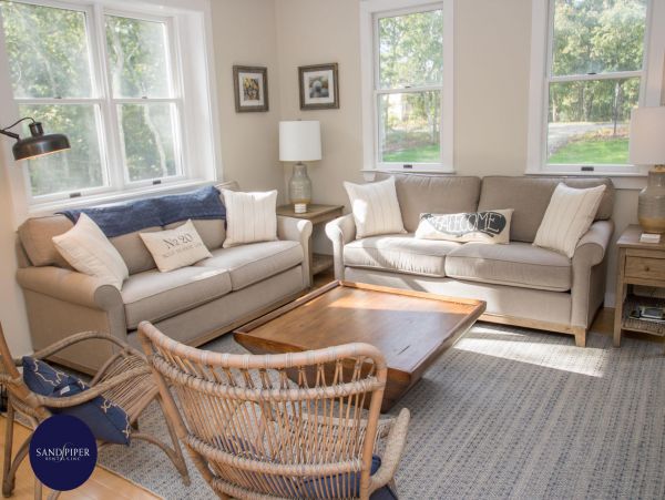 Cape Cod Home 994830