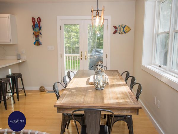Cape Cod Home 994830