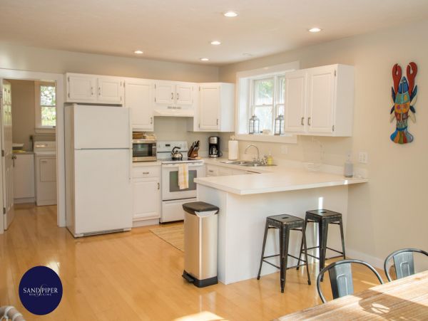Cape Cod Home 994830
