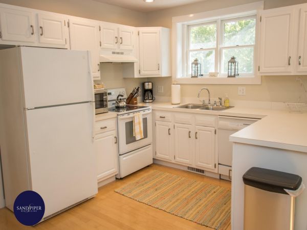 Cape Cod Home 994830