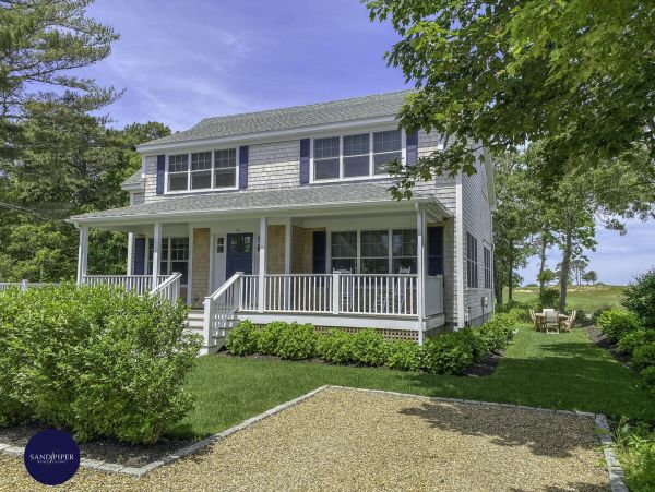 Cape Cod Home 994831