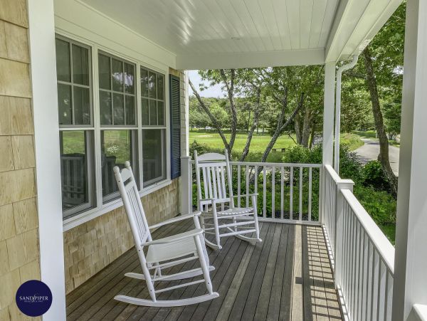 Cape Cod Home 994831