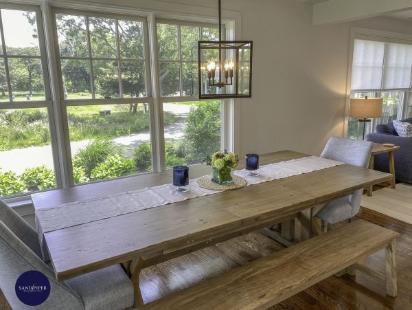 Cape Cod Home 994831
