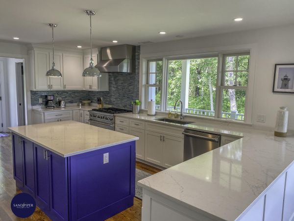 Cape Cod Home 994831