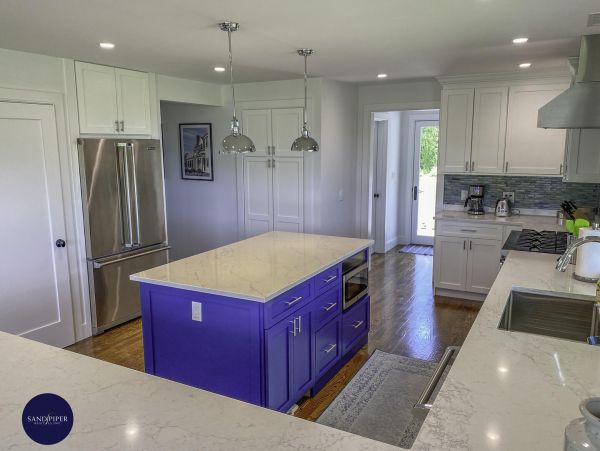 Cape Cod Home 994831