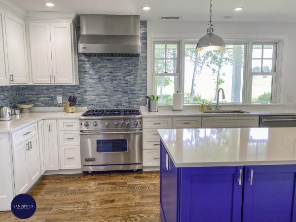 Cape Cod Home 994831
