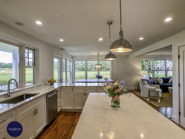 Cape Cod Home 994831