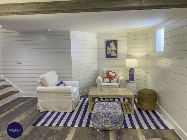 Cape Cod Home 994831