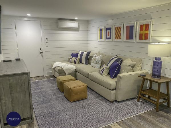 Cape Cod Home 994831