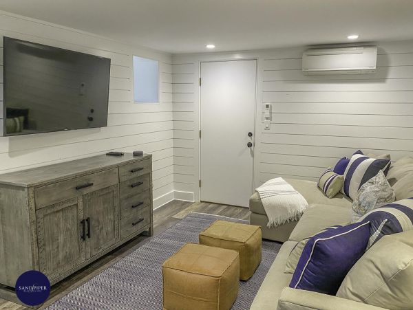 Cape Cod Home 994831