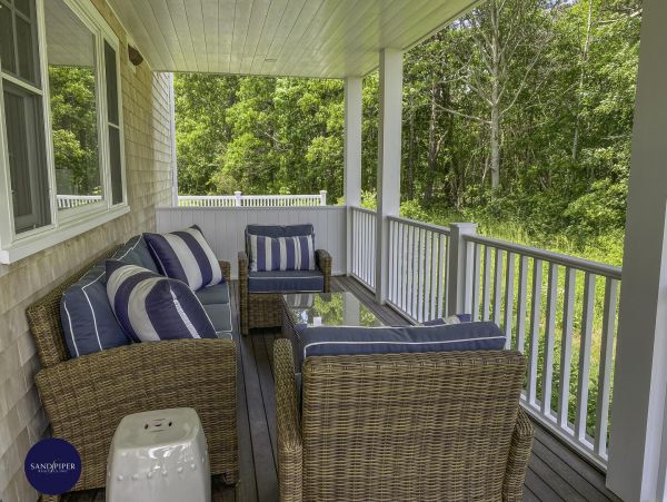 Cape Cod Home 994831