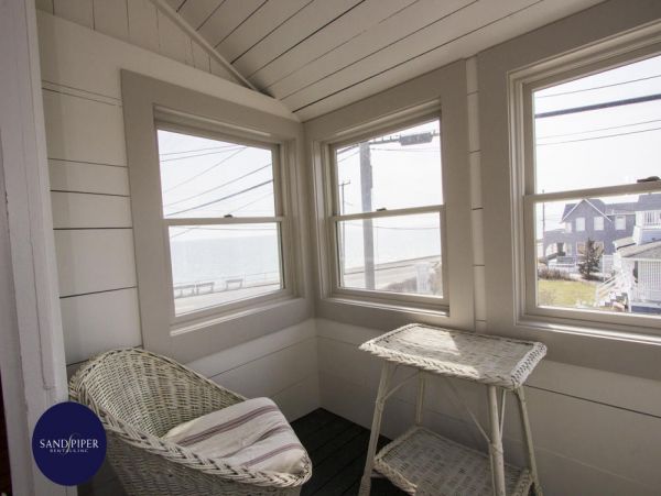 Cape Cod Home 994832