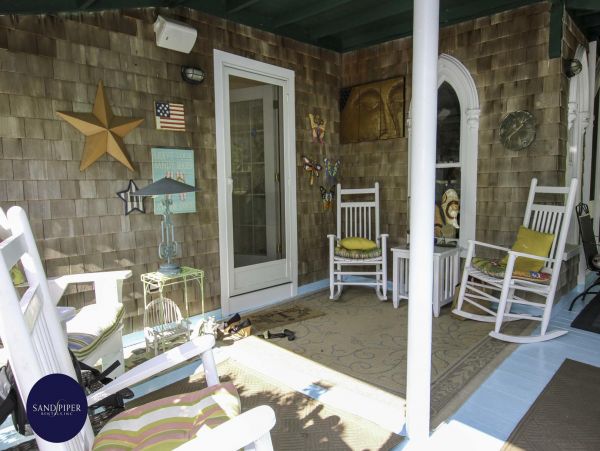 Cape Cod Home 994833