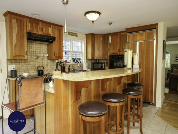 Cape Cod Home 994833