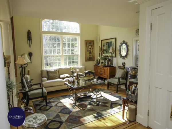 Cape Cod Home 994833
