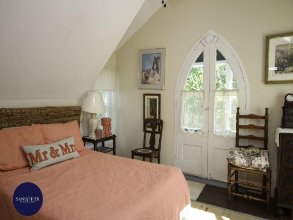 Cape Cod Home 994833
