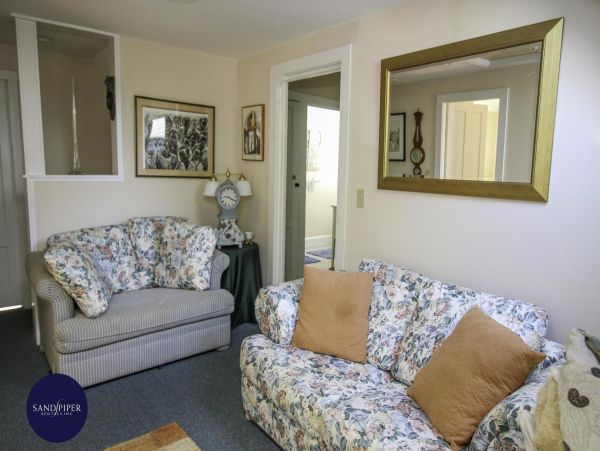 Cape Cod Home 994833