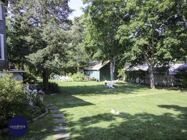 Cape Cod Home 994833