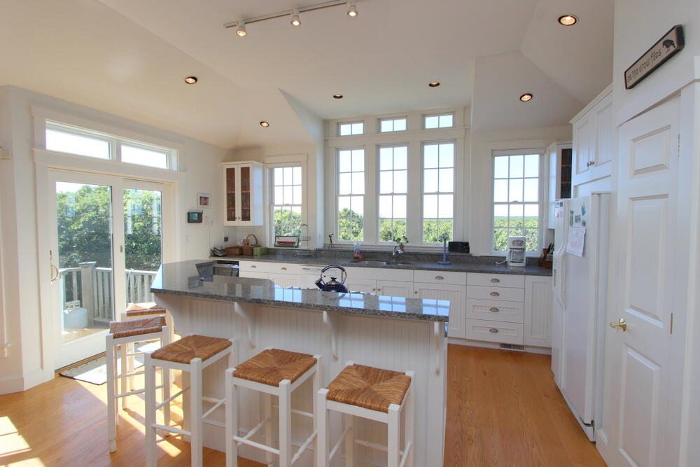 Cape Cod Home 994835