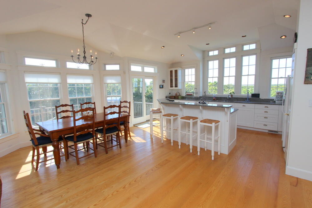 Cape Cod Home 994835