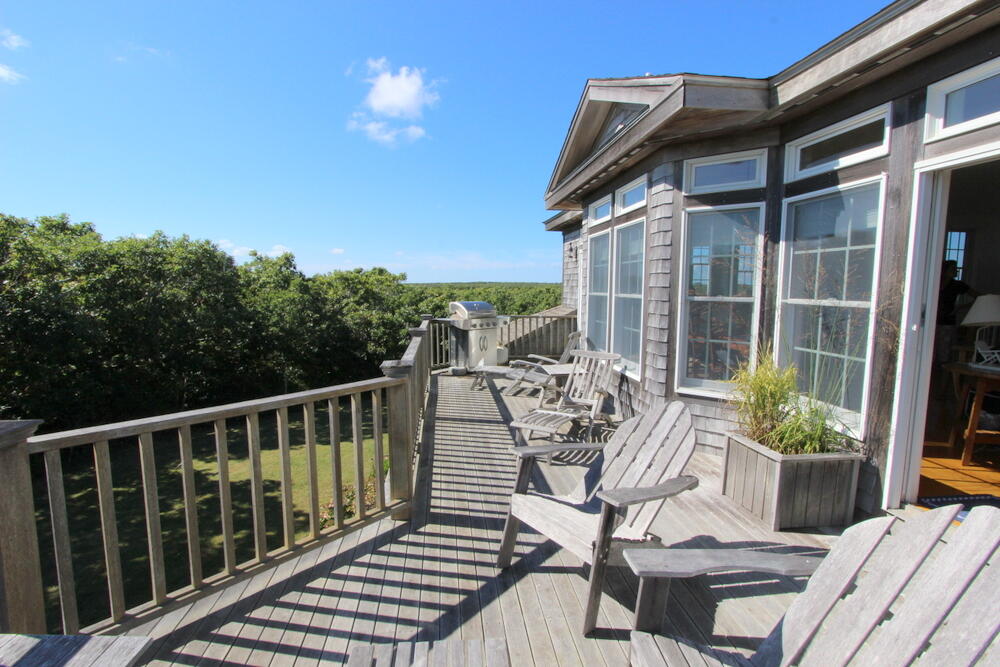 Cape Cod Home 994835