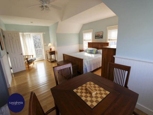 Cape Cod Home 994835
