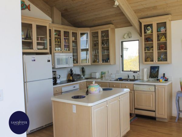 Cape Cod Home 994836