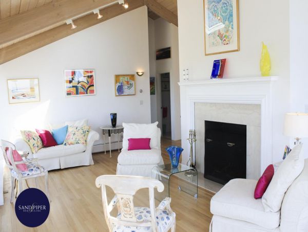 Cape Cod Home 994836