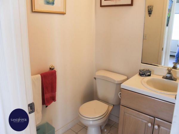 Cape Cod Home 994836