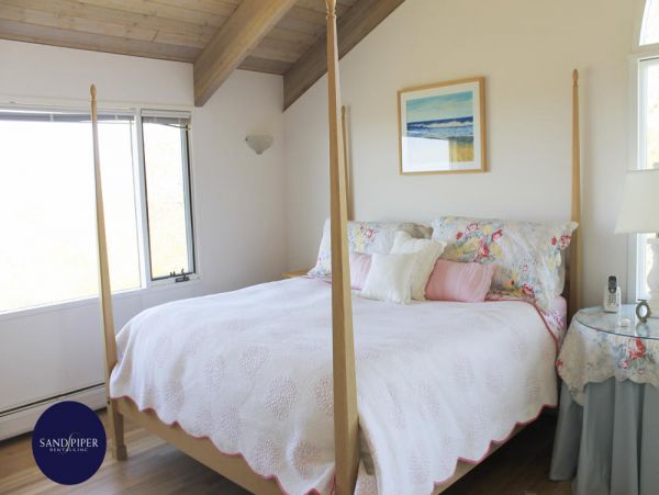 Cape Cod Home 994836